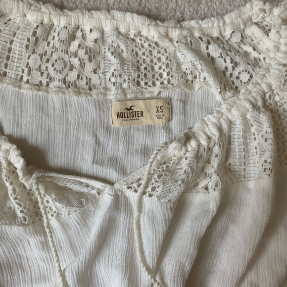 White Hollister boho/peasant top! 🌼🌸💚 - Picture 5 of 5